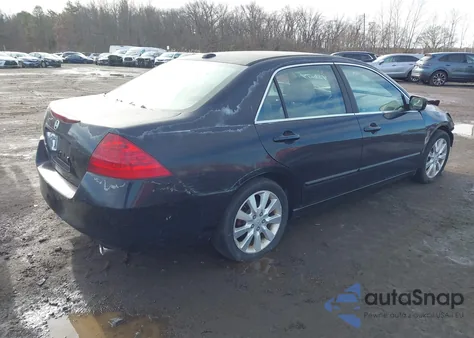 2006 Honda Accord 3.0 Ex z USA, uszkodzony, nr VIN 1HGCM66556A075031